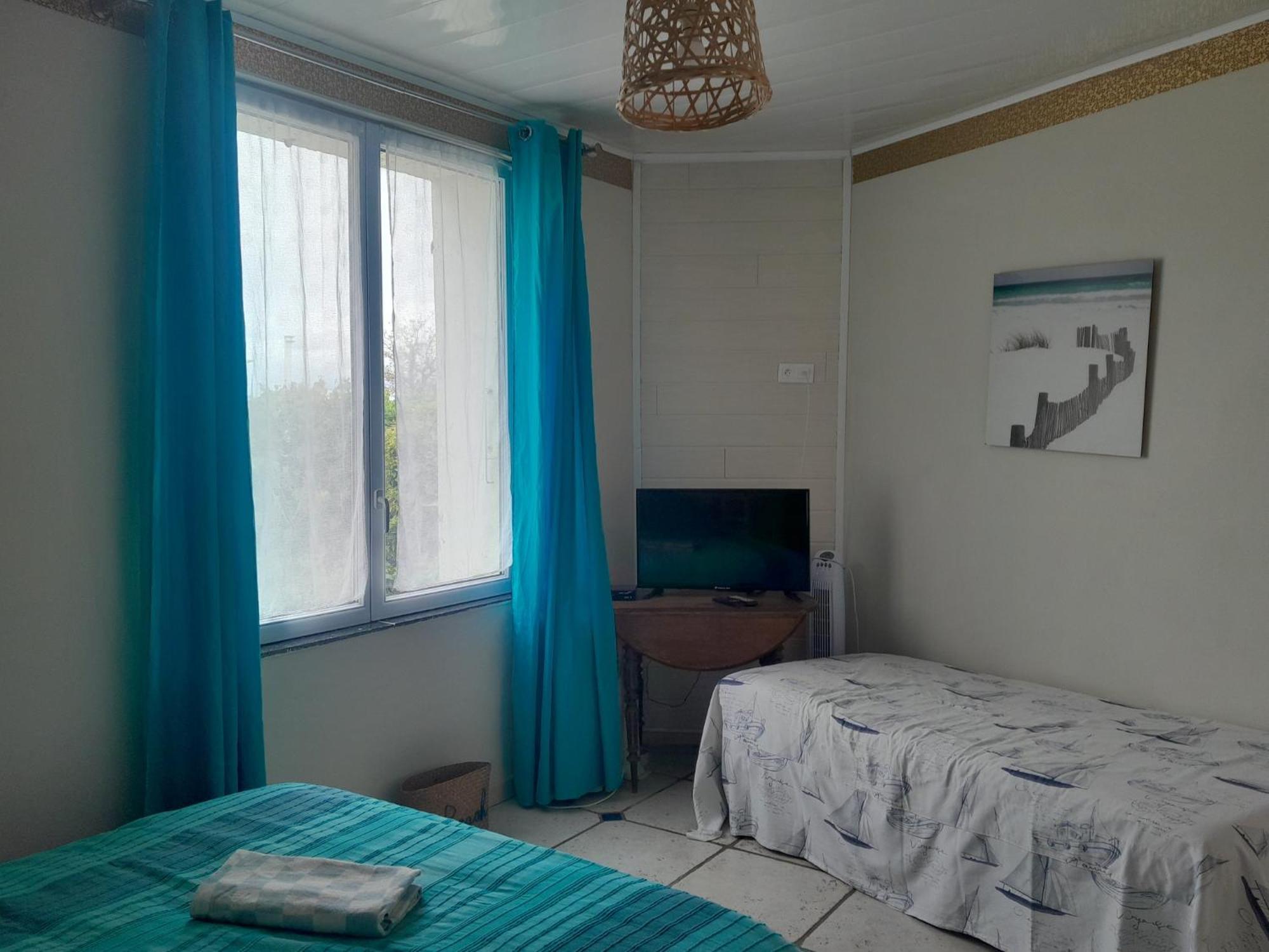 Guest house Les Flots De Ma Vie D Hotes Et Tipi Florence Et Virginie Gossin *