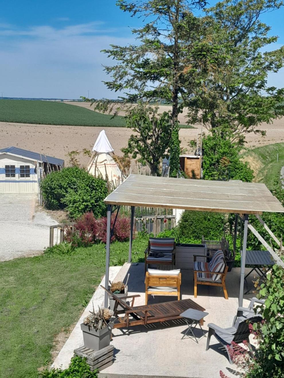 Guest house Les Flots De Ma Vie D Hotes Et Tipi Florence Et Virginie Gossin *